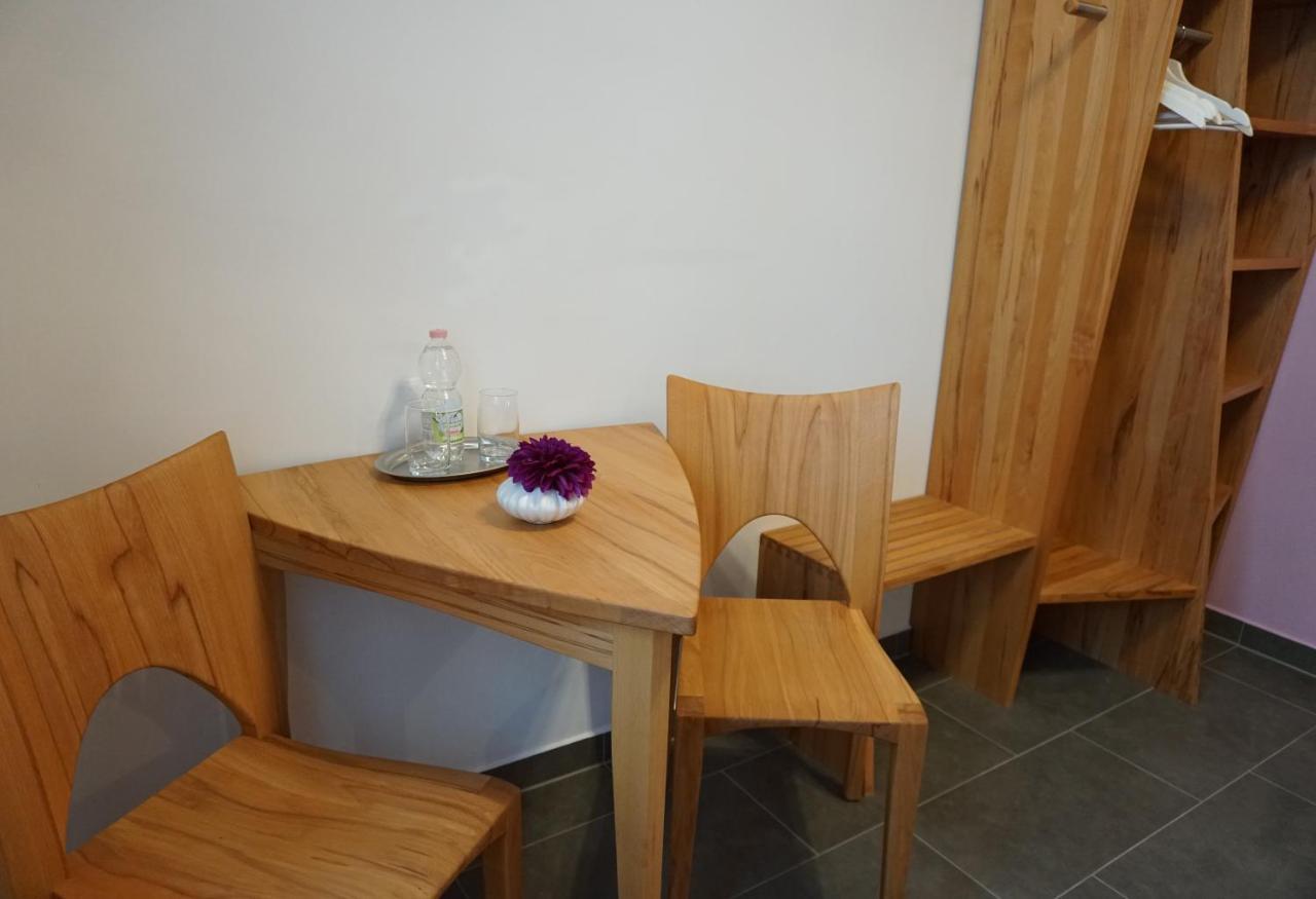 - Ristorante La Grotta Privatunterkunft *